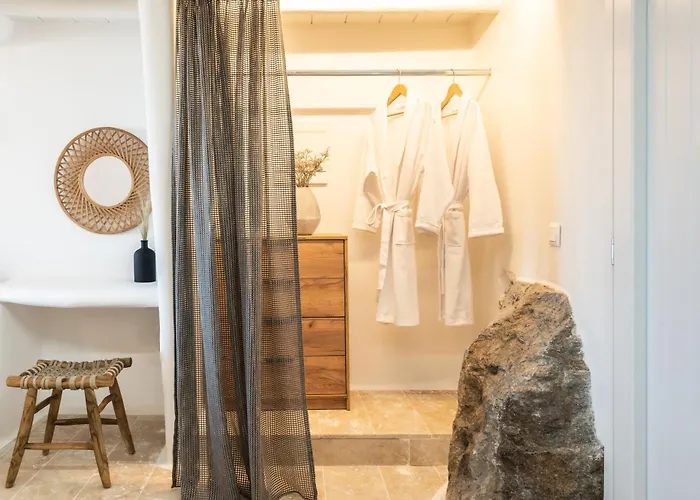 White Stone Mykonos מלון